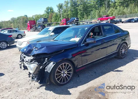 2013 Mercedes-Benz C 300 Sport 4Matic z USA, uszkodzony, nr VIN WDDGF8AB1DR242153